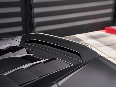 Used 2021 Lamborghini Huracan EVO image 9