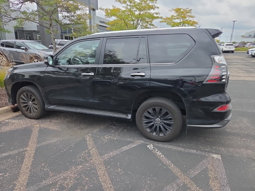 Used 2023 Lexus GX 460 Premium w/ Accessory Package AWD/4WD image 6