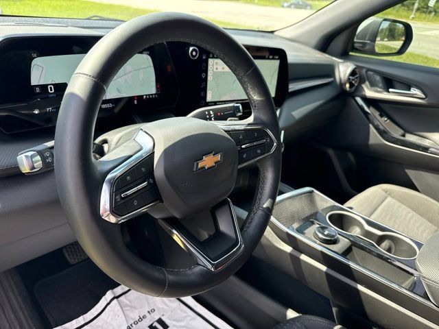 Used 2026 Chevrolet Equinox LT FWD image 32