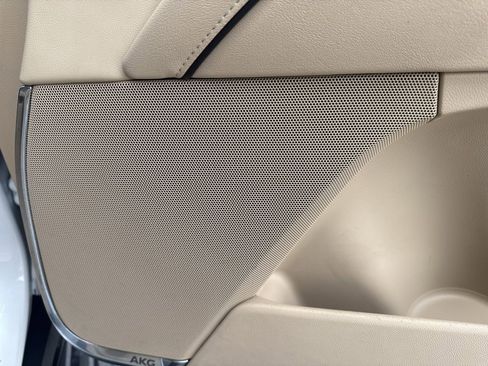 Used 2021 Cadillac Escalade ESV Premium Luxury image 33