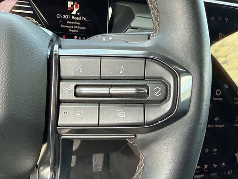 Used 2024 GMC Acadia AT4 w/ Super Cruise Package image 30