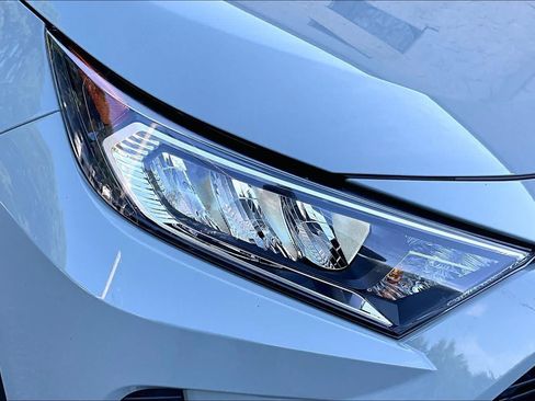Used 2021 Toyota RAV4 XLE Premium FWD image 28