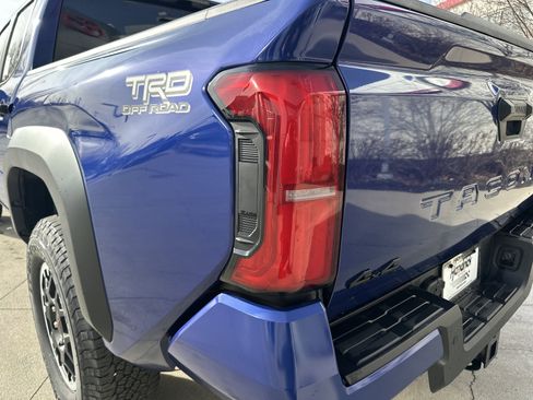 Used 2025 Toyota Tacoma TRD Off-Road w/ TRD Off Road Upgrade Package image 12