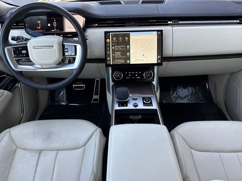 Used 2023 Land Rover Range Rover Long Wheelbase SE image 14