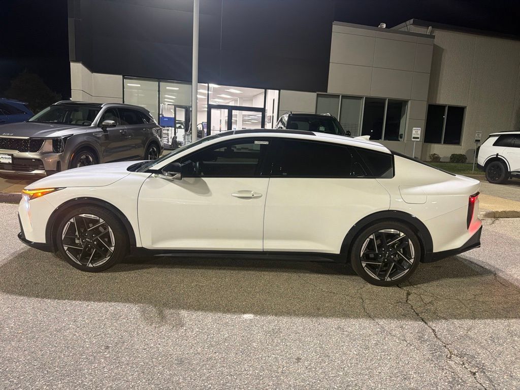 Used 2025 Kia K4 GT-Line w/ GT-Line Premium Package FWD image 4