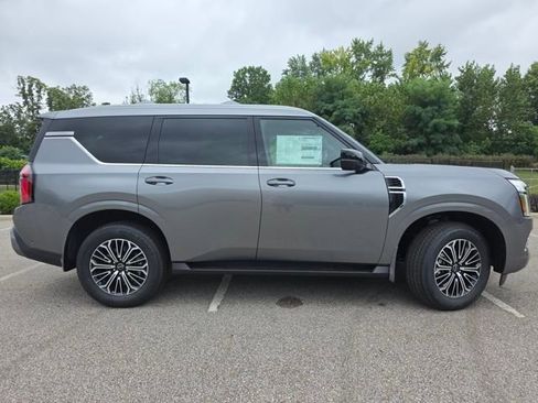 New 2025 Nissan Armada SL w/ Captain's Chari Seat Package image 18