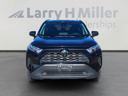 Used 2025 Toyota RAV4 LE image 8