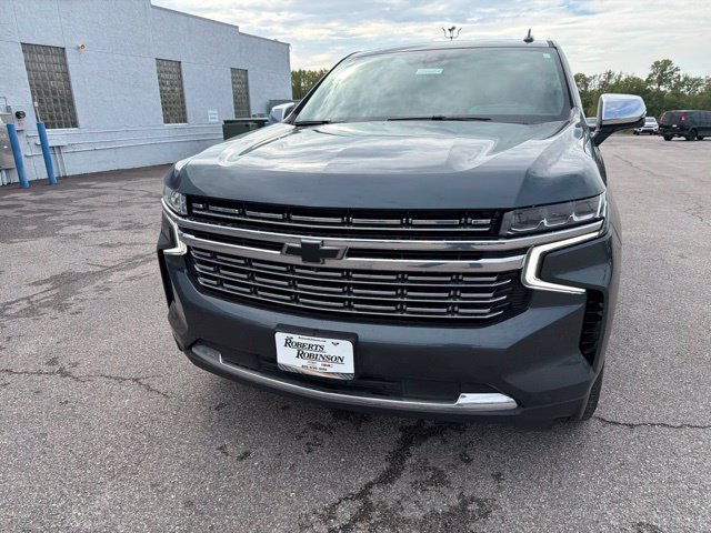 Used 2021 Chevrolet Suburban Premier w/ Premium Package AWD/4WD image 4