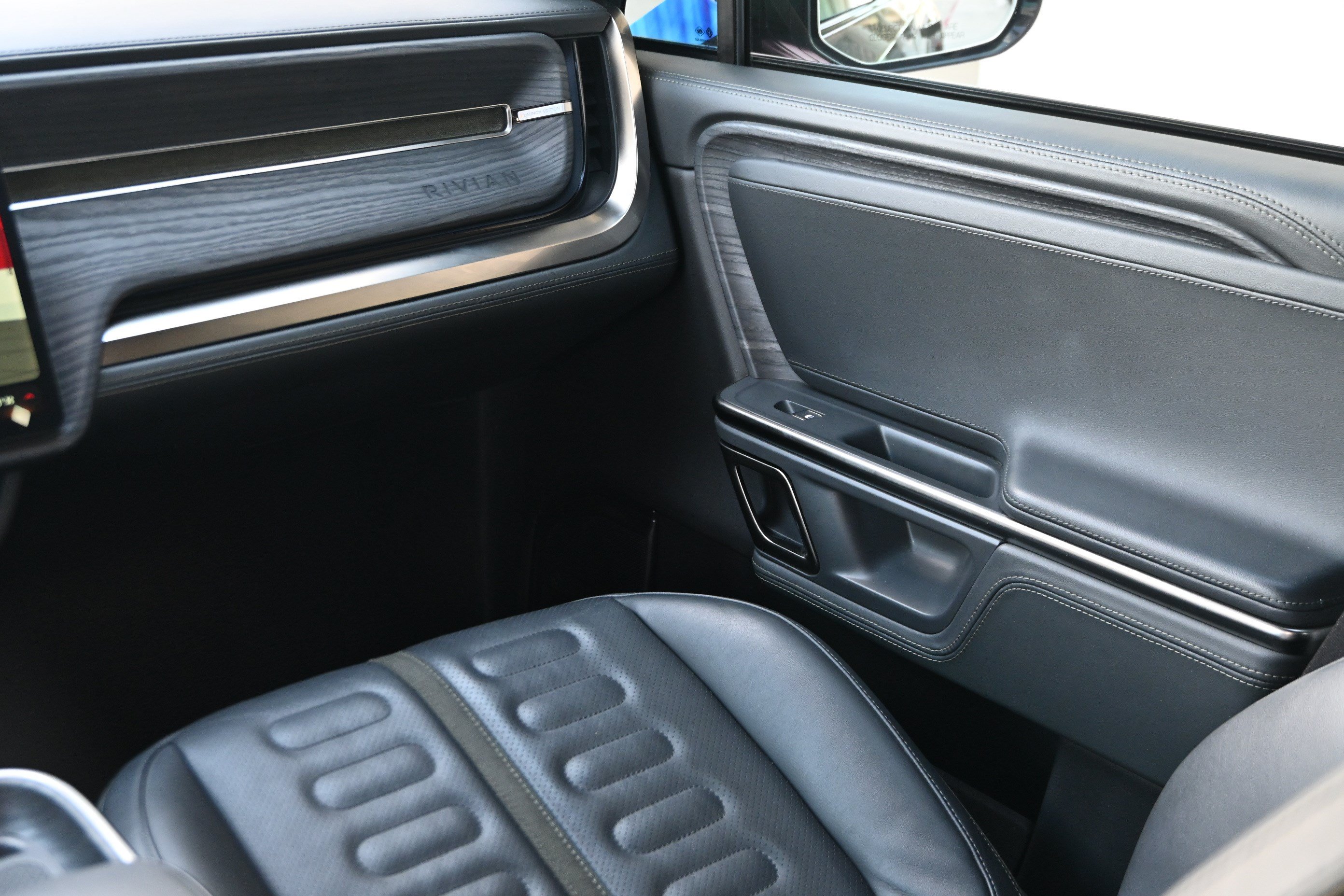 Used 2023 Rivian R1T Launch Edition AWD/4WD image 22