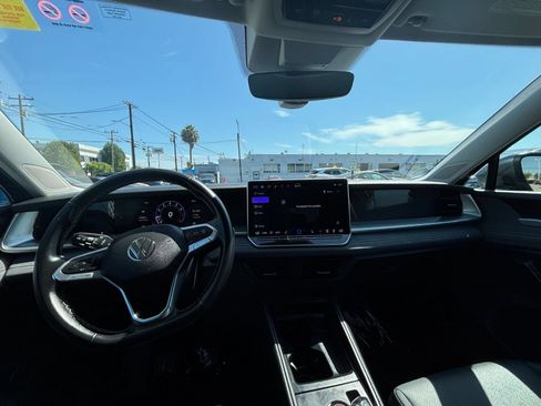 Used 2026 Volkswagen Tiguan SE AWD/4WD image 61