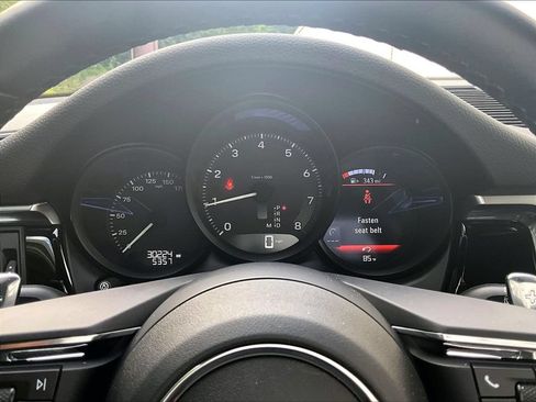 Certified 2023 Porsche Macan AWD/4WD image 25