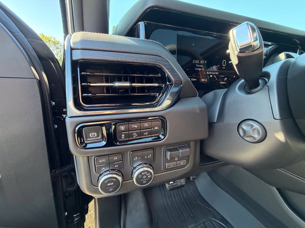 Used 2025 GMC Yukon AT4 Ultimate w/ LPO, Floor Liner Package AWD/4WD image 4