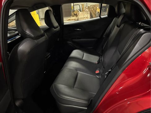 Certified 2025 Toyota Prius XLE FWD image 8