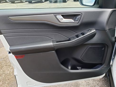 New 2024 Ford Escape Base image 10