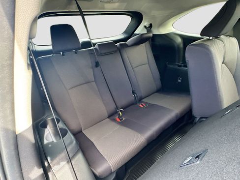 Used 2023 Toyota Highlander LE FWD image 26