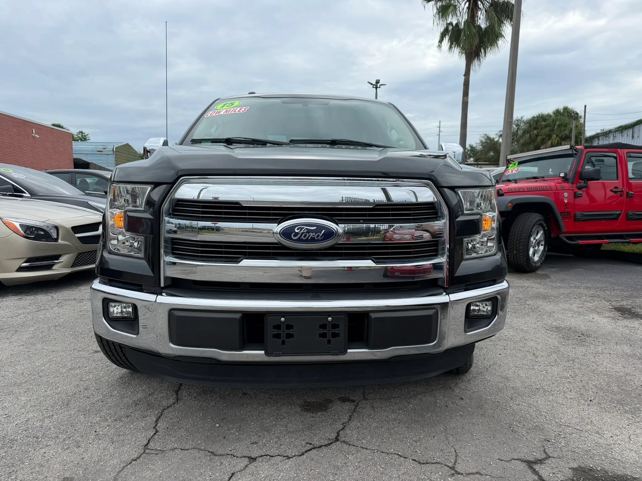 Used 2015 Ford F150 Lariat RWD image 2