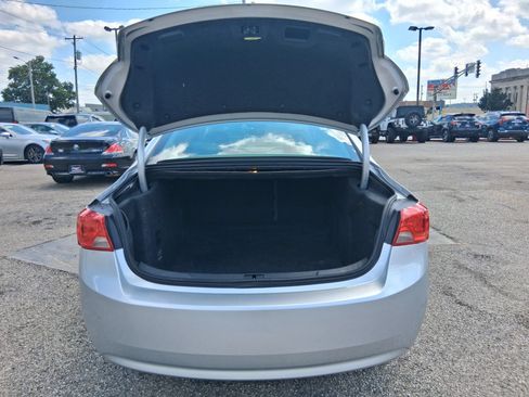 Used 2017 Chevrolet Impala LT FWD image 24