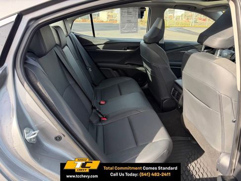 Used 2025 Toyota Camry XLE image 10