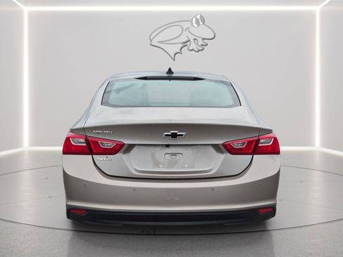 Used 2025 Chevrolet Malibu LS w/ LPO, Floor Liner Package FWD image 4