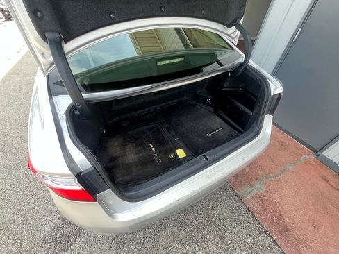 Used 2013 Lexus ES 300h image 15