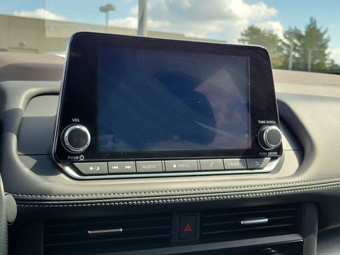 Used 2023 Nissan Rogue SV image 26