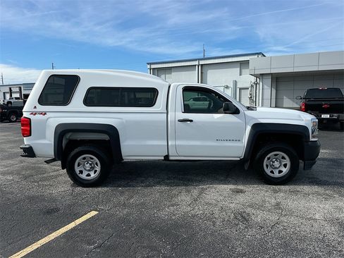Used 2018 Chevrolet Silverado 1500 W/T w/ Trailering Package image 4