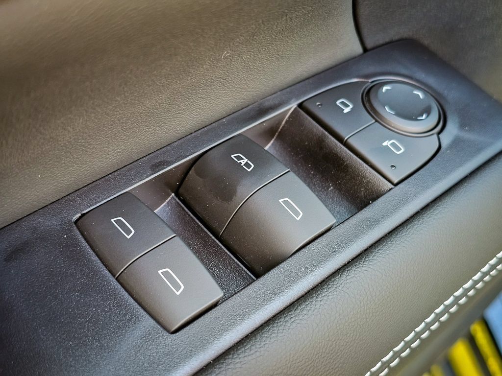 New 2027 GMC Terrain Elevation w/ Elevation Premium Package AWD/4WD image 11