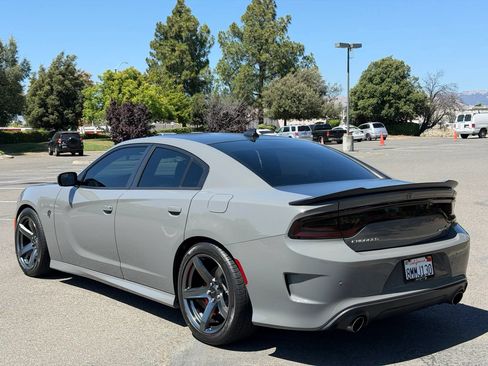 Used 2019 Dodge Charger SRT Hellcat RWD image 3