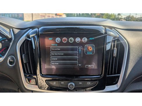 Used 2019 Chevrolet Traverse RS image 28