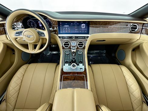 Used 2021 Bentley Continental GT image 4
