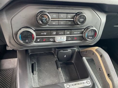 Used 2025 Ford Bronco Badlands AWD/4WD image 34