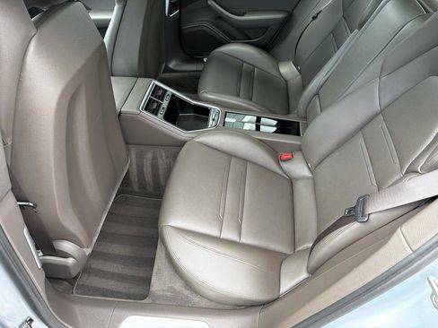 Used 2018 Porsche Panamera 4 AWD/4WD image 10