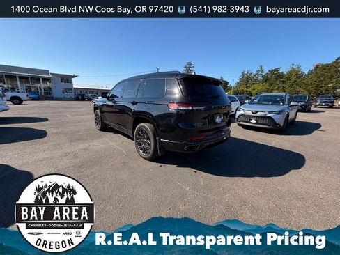 Used 2024 Jeep Grand Cherokee L Summit AWD/4WD image 9
