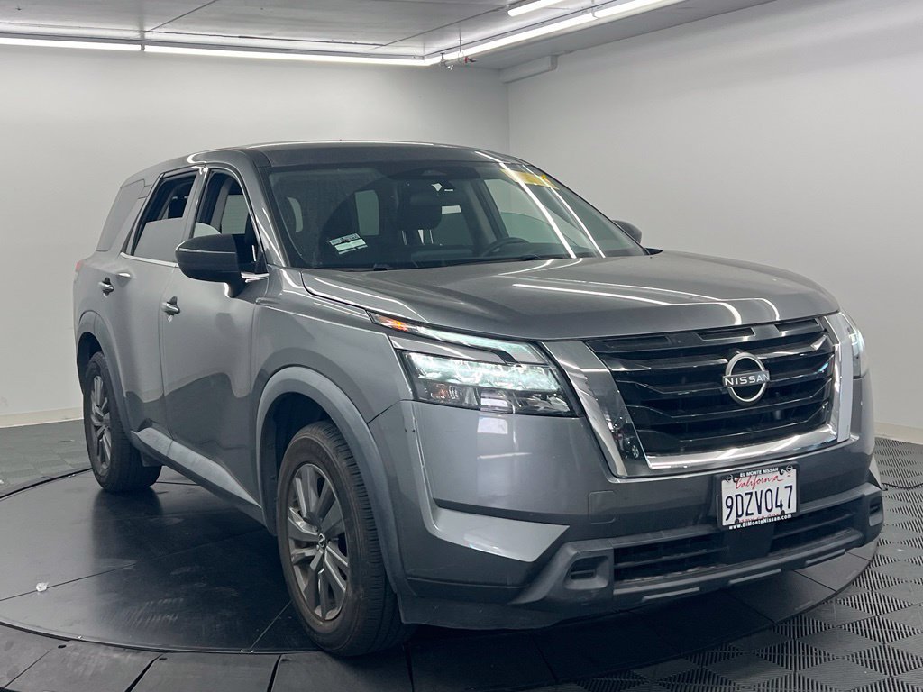 Used 2023 Nissan Pathfinder S FWD image 3