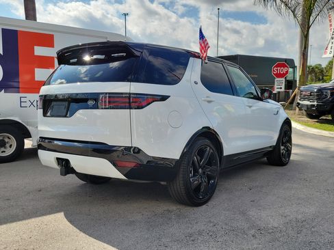 Used 2023 Land Rover Discovery HSE R-Dynamic image 5