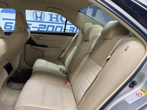 Used 2015 Toyota Camry LE image 11