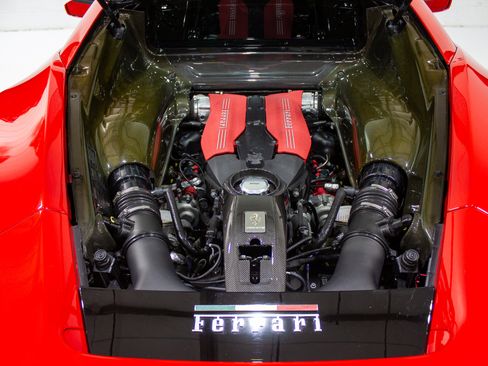 Used 2018 Ferrari 488 GTB RWD image 24