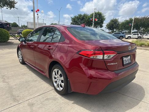 Used 2025 Toyota Corolla LE FWD image 4