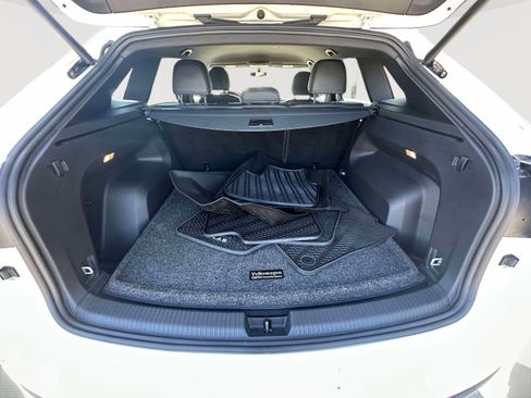 Used 2022 Volkswagen Atlas Cross Sport SE w/ Black Wheel Package image 34