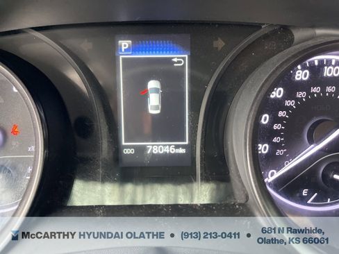 Used 2022 Toyota Camry SE image 8