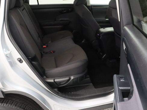 Certified 2025 Toyota Highlander LE FWD image 36