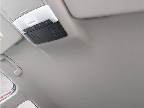 Used 2021 Nissan Rogue SV image 16