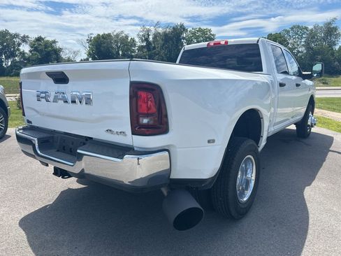 Used 2026 RAM 3500 Tradesman w/ Chrome Appearance Group A AWD/4WD image 3