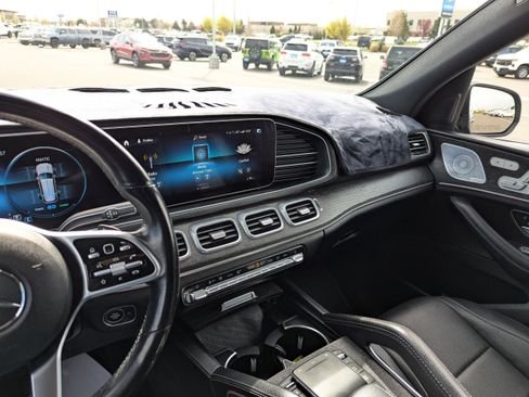 Used 2021 Mercedes-Benz GLS 450 4MATIC image 20