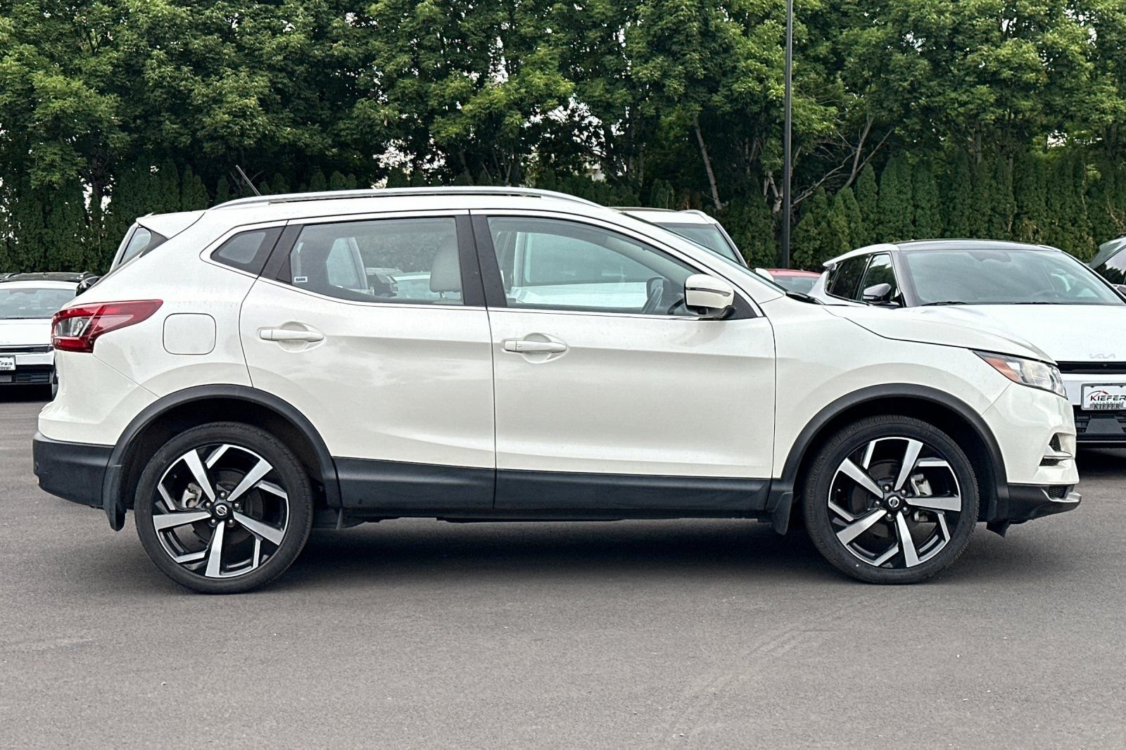 Used 2022 Nissan Rogue Sport SL AWD/4WD image 3