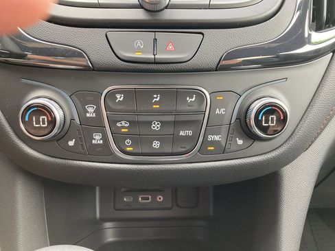 Used 2024 Chevrolet Equinox RS AWD/4WD image 33