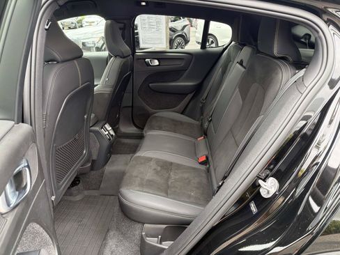 Certified 2023 Volvo C40 P8 Recharge Plus w/ Protection Package Premier AWD/4WD image 22