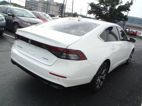 Used 2023 Honda Accord EX-L image 7