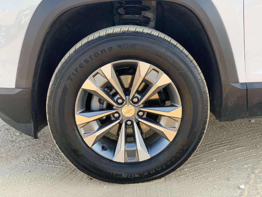 Certified 2026 Chevrolet Equinox LT FWD image 31