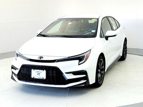 New 2026 Toyota Corolla SE FWD image 2